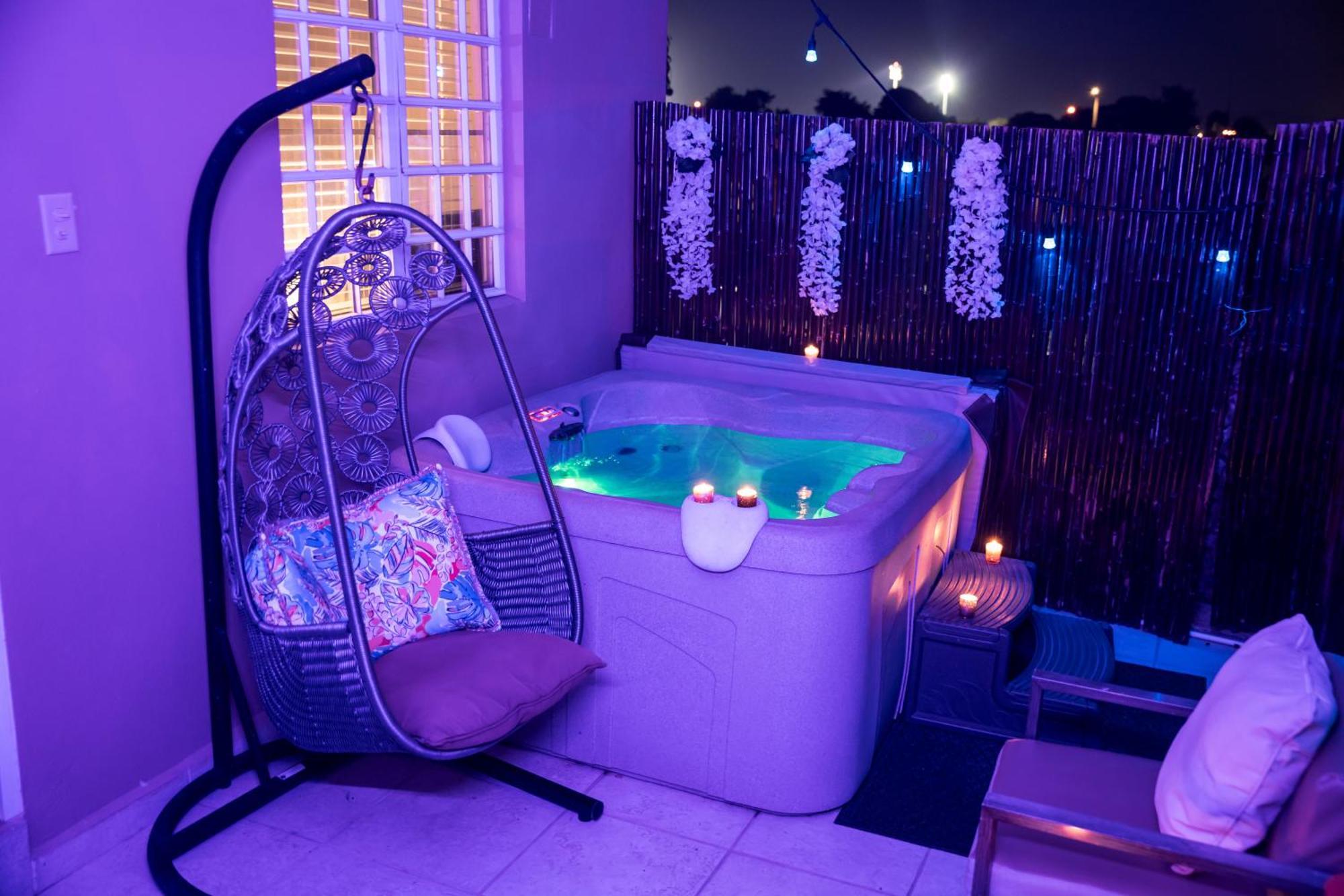 Private Jacuzzi Oasis With Mountain Views And Free Parking Leilighet Ponce Eksteriør bilde